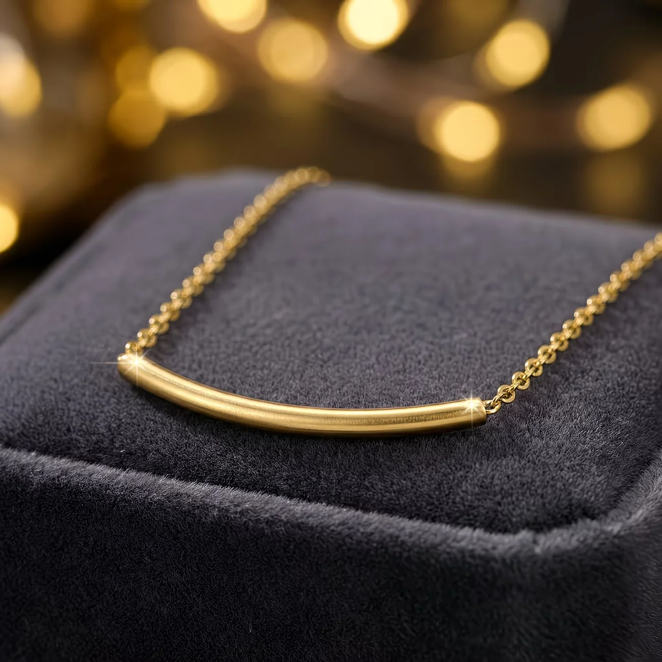 A Minimalist Women'S Smile Necklace Featuring A 316L Stainless Steel Curved Tube Pendant Elegant And Delicate Jewelry view 2