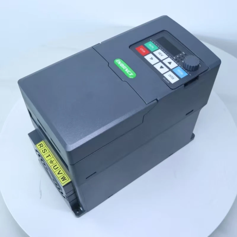 Industrial Factory Direct 0.75kW 1.5kW 2.2kW 1Phase to 3Phase 220V 380V VFD AC Drive for Assembly Line and Conveyor Belt