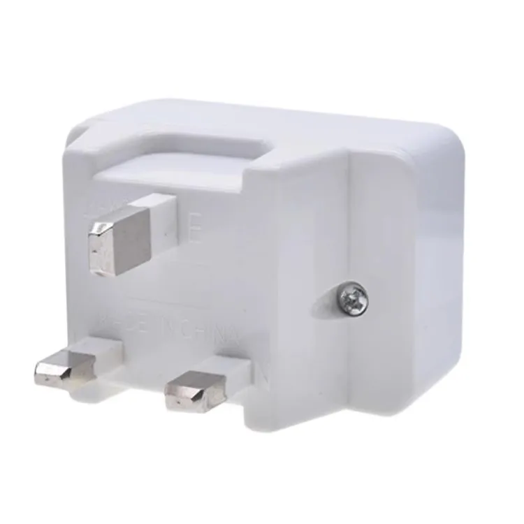 1pcs/lot British Standard 10A square pin converter plug universal hole with switch/wireless converter Hong Kong and Macao travel