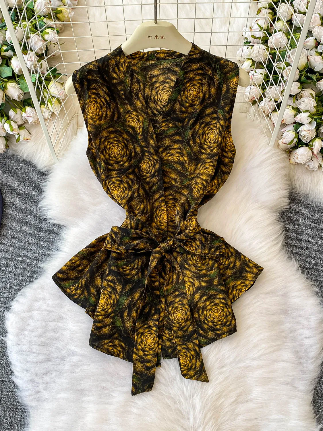 

Faionable V-Ne Svel Printed Tank Top Women's Slim Fit Belted Waist Cinching Trendy Commute Sle Summer New Arrival