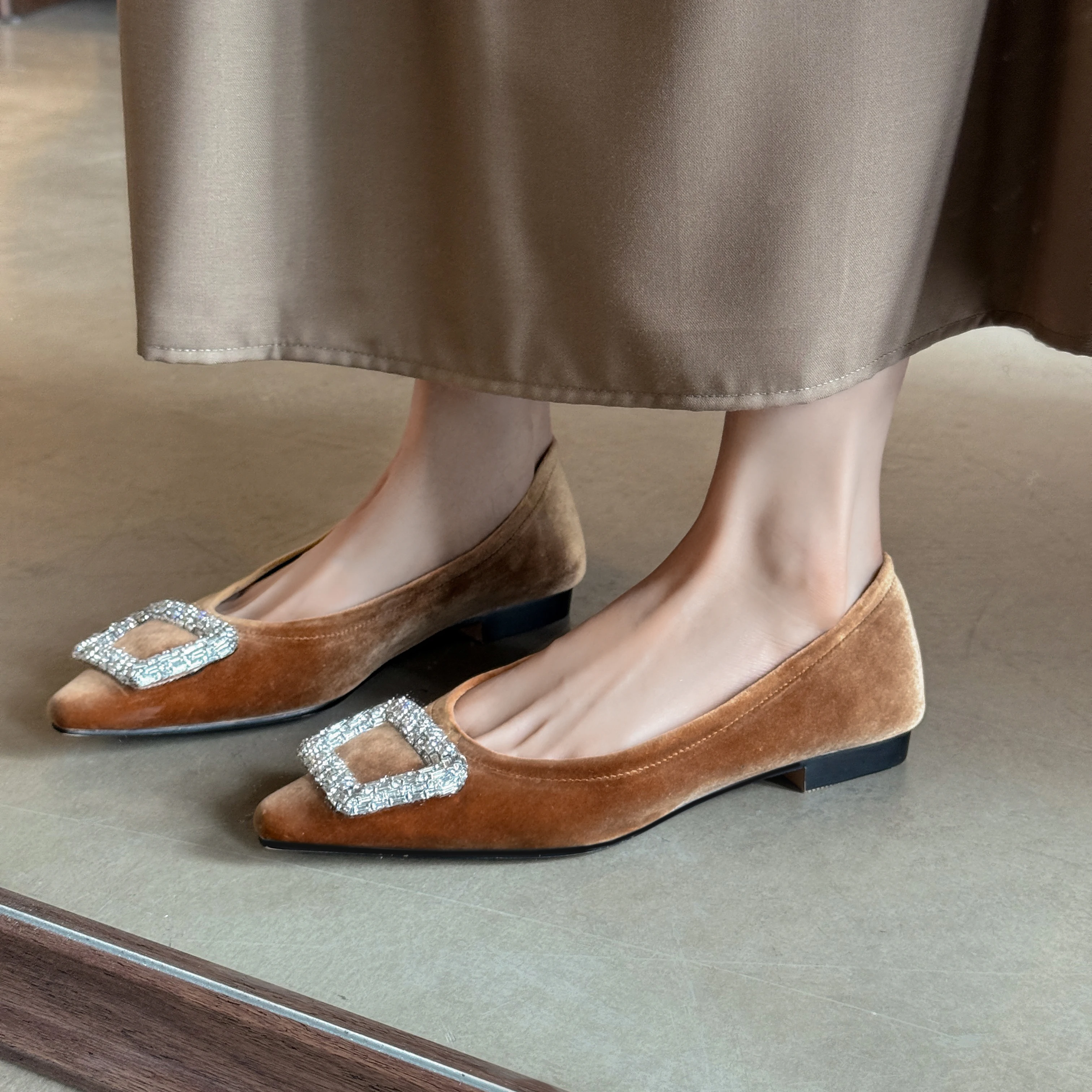 

Flats Women Handmade Velvet Pointed Toe Crystal Square Buckle Shallow French Elegant All Season Work Shoes