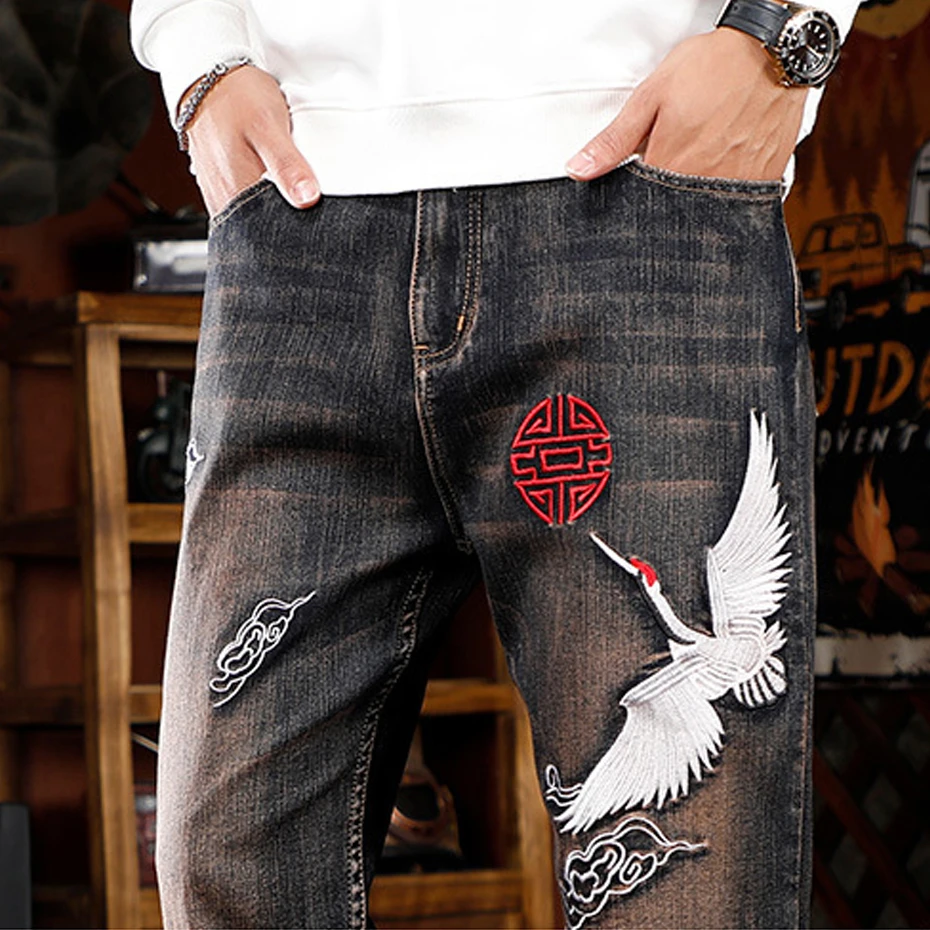 Vintage Moto Biker Jeans Men 44 Plus Size Multi-pocket Cargo Denim Pants Fashion Casual Crane Embroidery Jeans Straight Pants