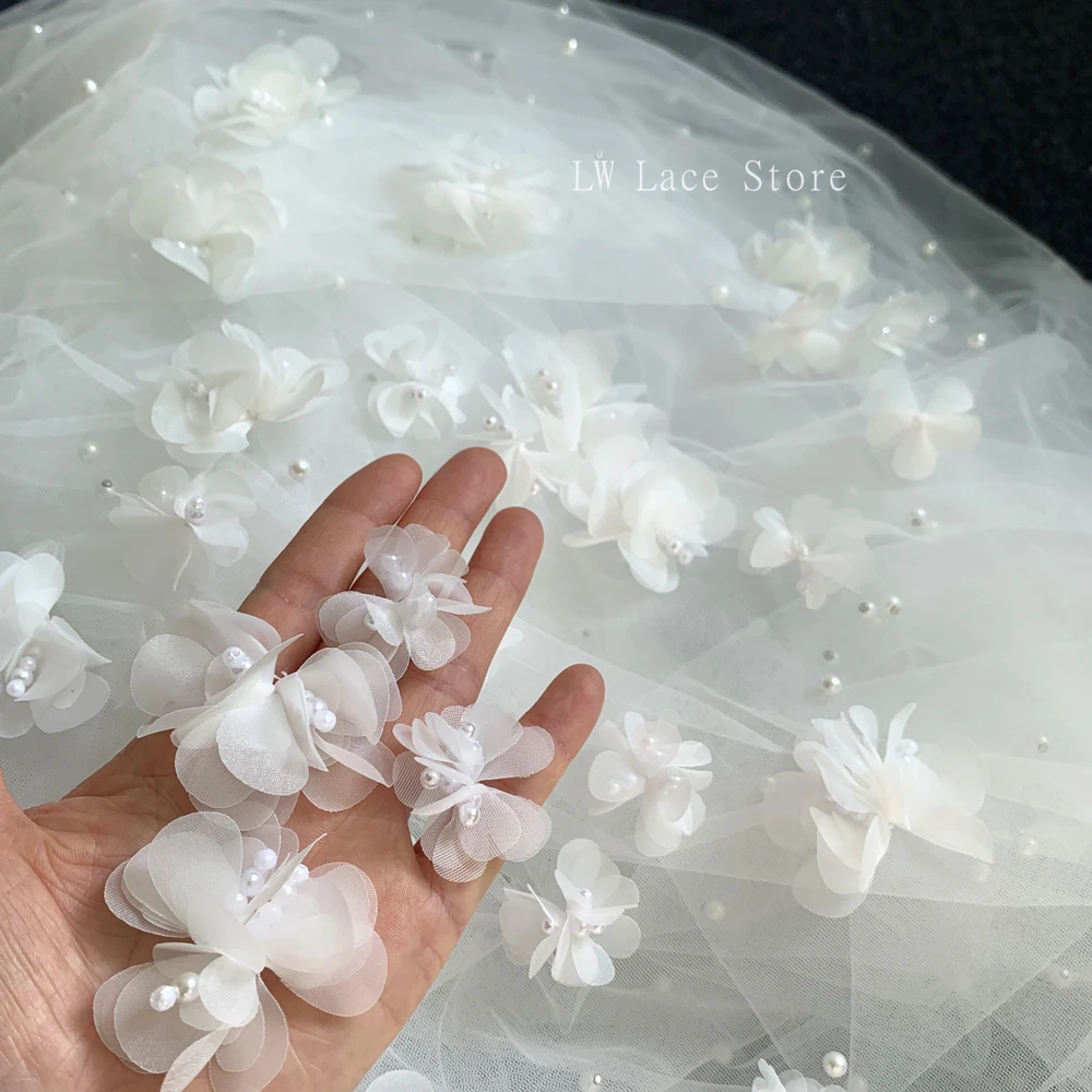 4CM, 3.5CM Delicate Off White Color 3D Flowers Handmade Beading Appliques Sewing on Wedding Veil Decorations 20 Pieces/Bag