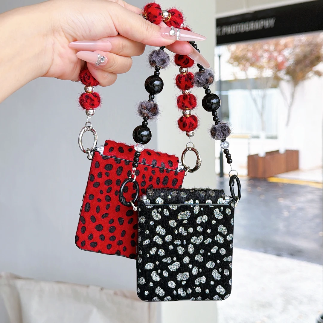 Luxury Plush Snow Leopard Pattern Phone Case With Chain Bracelet for Samsung Galaxy Z Flip 8 Z Flip 5 Z Flip 6 Z Flip 7 Cover