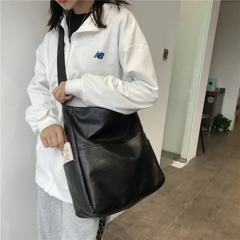 Black PU Leather Crossbody Bags Unisex Large Capacity Casual Messenger Couples Retro Harajuku High Street Travel Sling