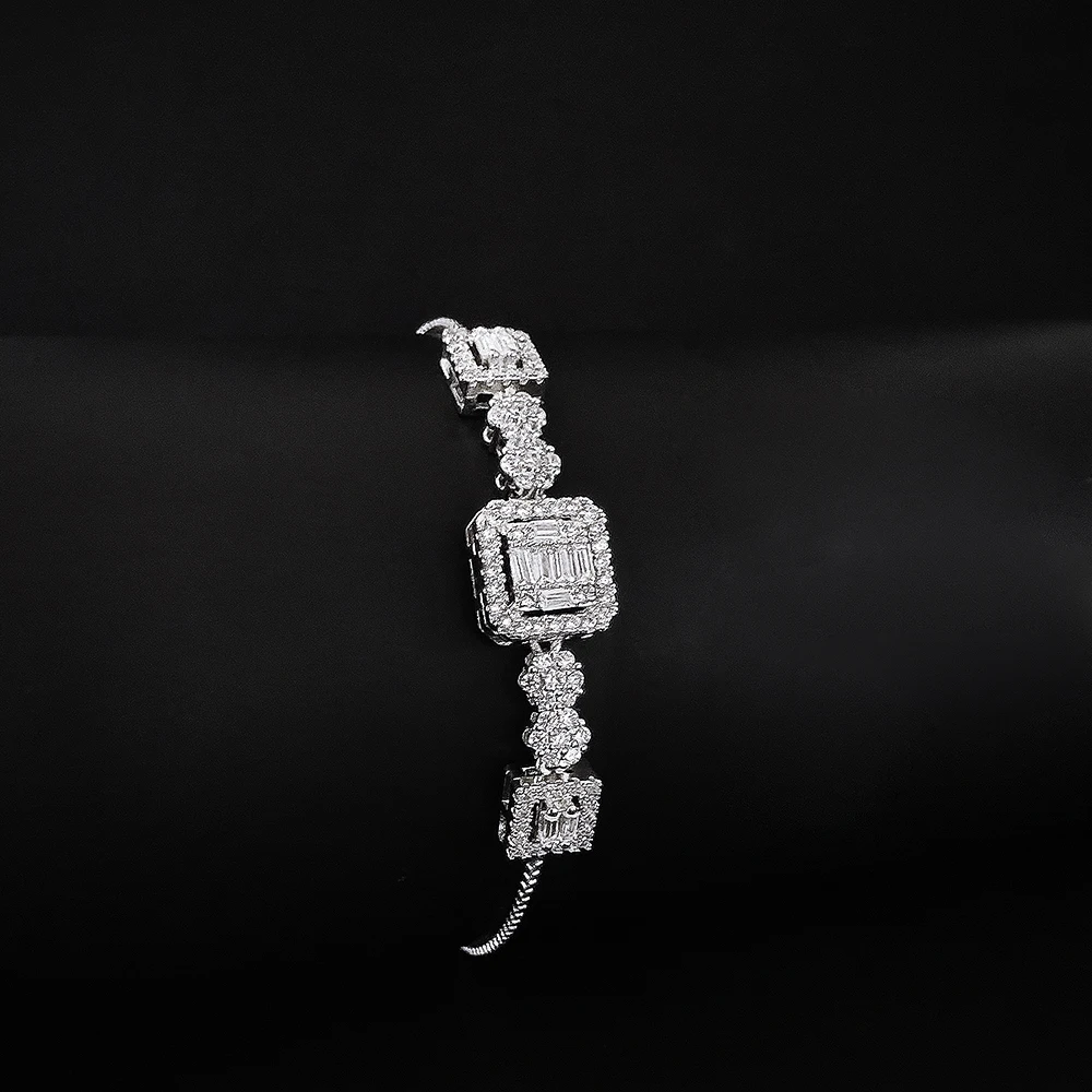 Light Luxury Exquisite Retro Silver Shiny Hollow Square Versatile Women's Anniversary Banquet Jewelry Free Shipping Items S025