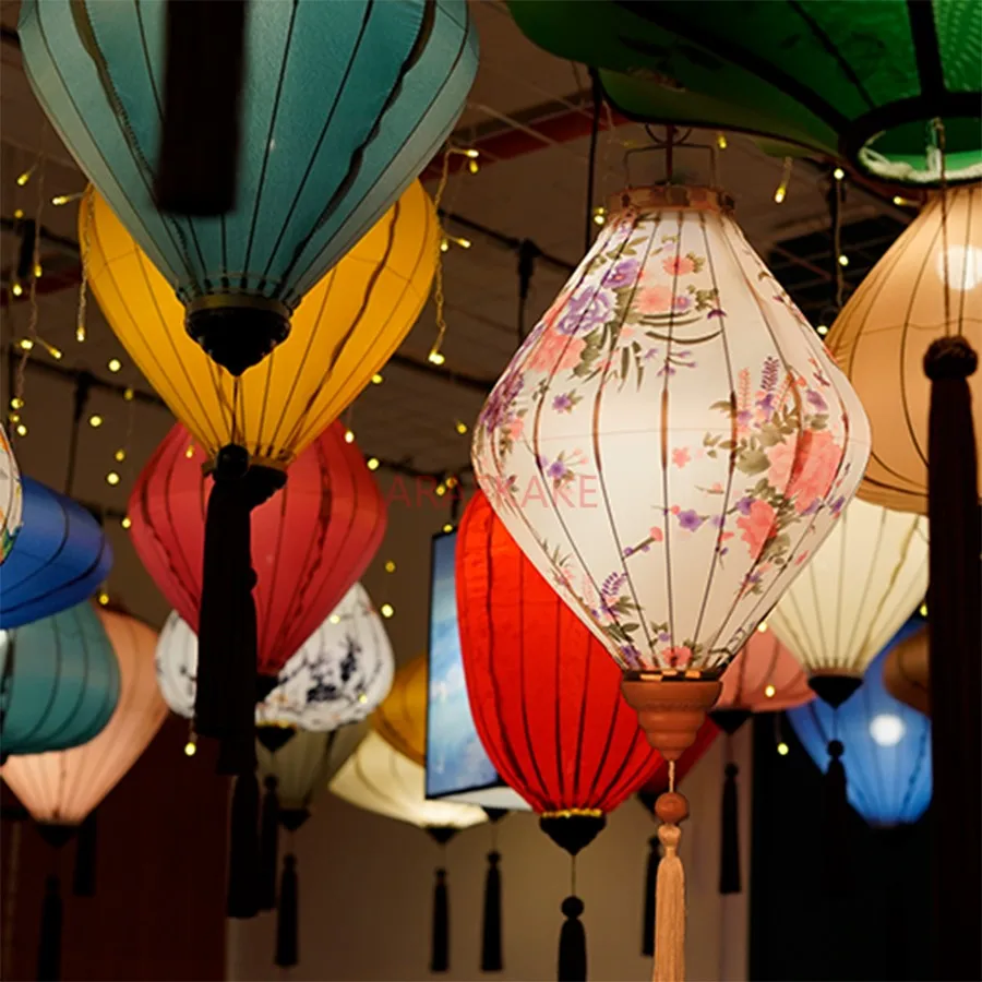 1pcs Classical Silk Lantern Chinese Traditional Lantern Hanging Lantern New Year