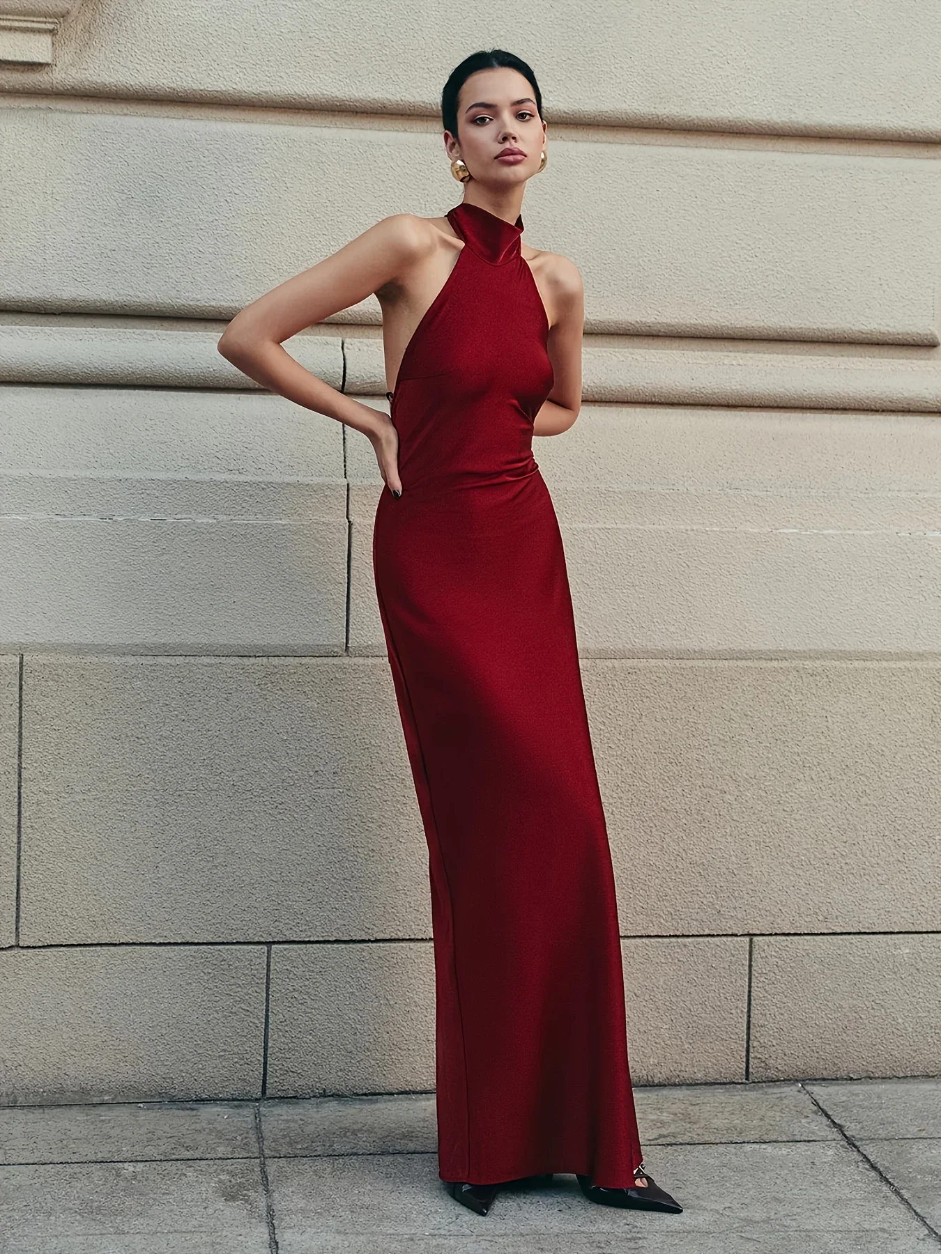 エレガントなサテンホルターネック マキシ丈ワンピース バックバンドゥ ノースリーブ 2025 夏 セクシー クラブ パーティー イブニング ロングドレス