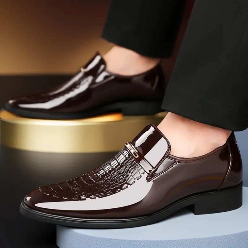 

Мужская кожаная обувь, новая деловая обувь из лакированной кожи с острым носком, глянцевая повседневная дышащая обувь, лоферы, мужская обувь больших размеров