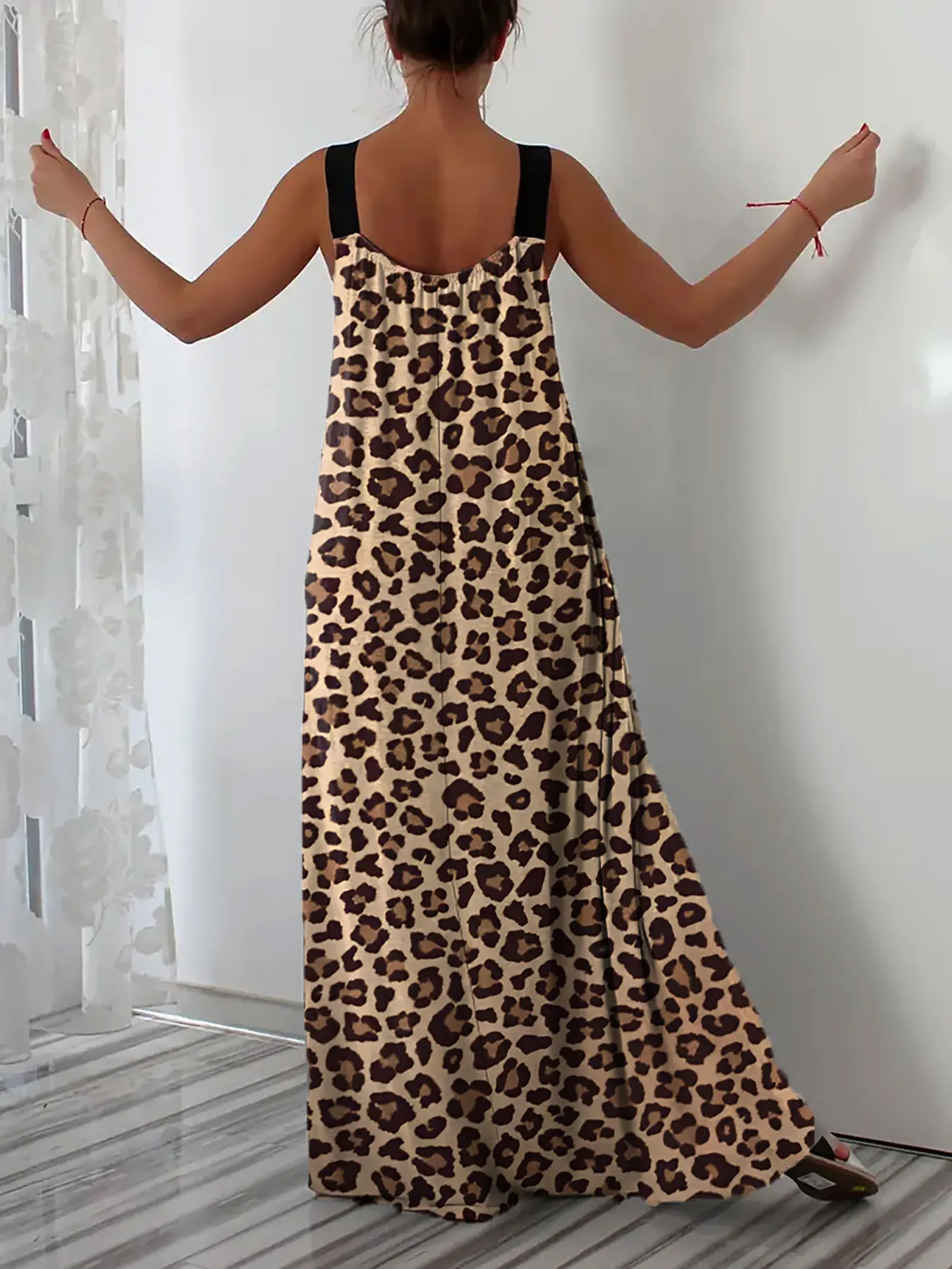 

Женское свободное платье больших размеров на бретелях — идеально подходит для летней повседневной одежды со стильным сине-черным градиентным принтом