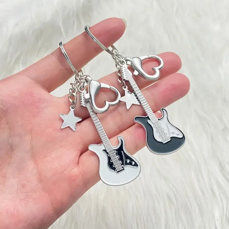 Y2k Guitar Love Heart Key Chain for Men Women Cool Pentagram Pendant Fashion Rock Punk Accessories Gift