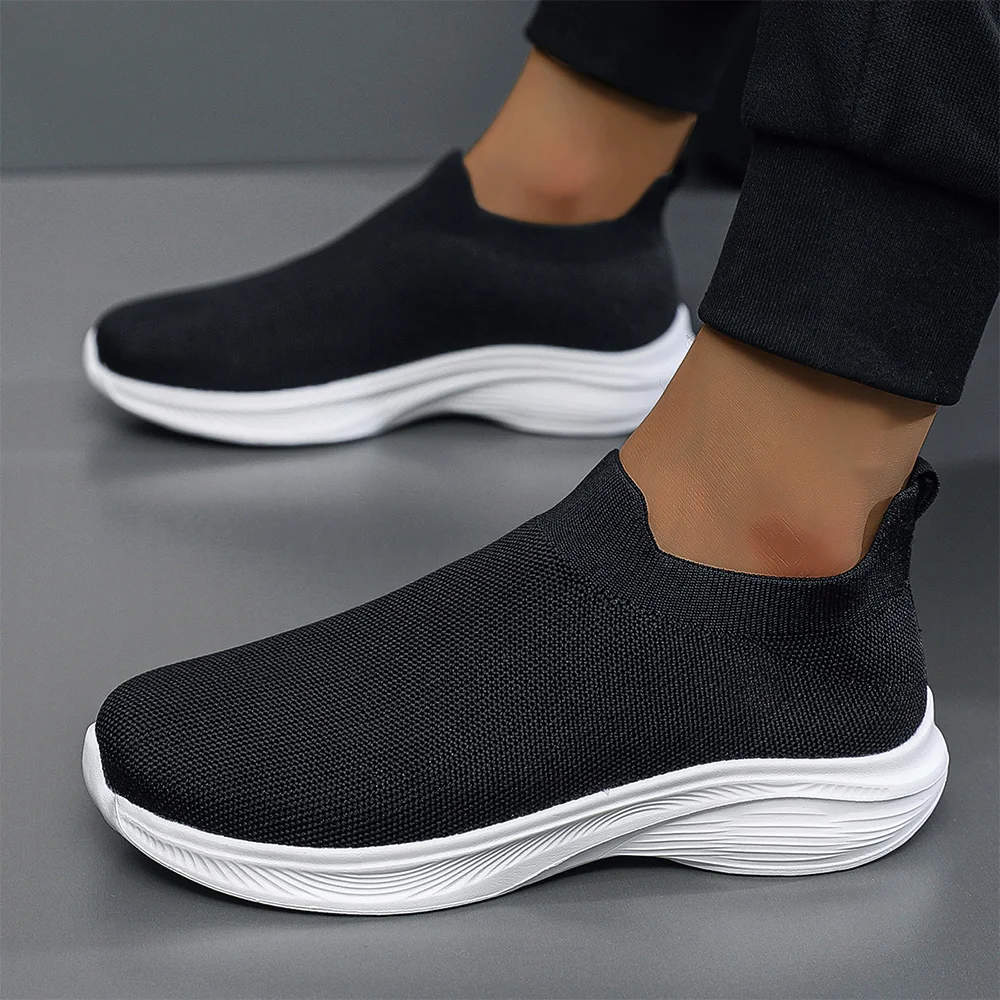 W001 Unisex Soft-Soled Non-Slip Running Shoes for Men and Women, Lightweight Loafers, Black and White Casual Sports Shoes, Campus Casual Style Four-Season Fly-Knit Sports Shoes