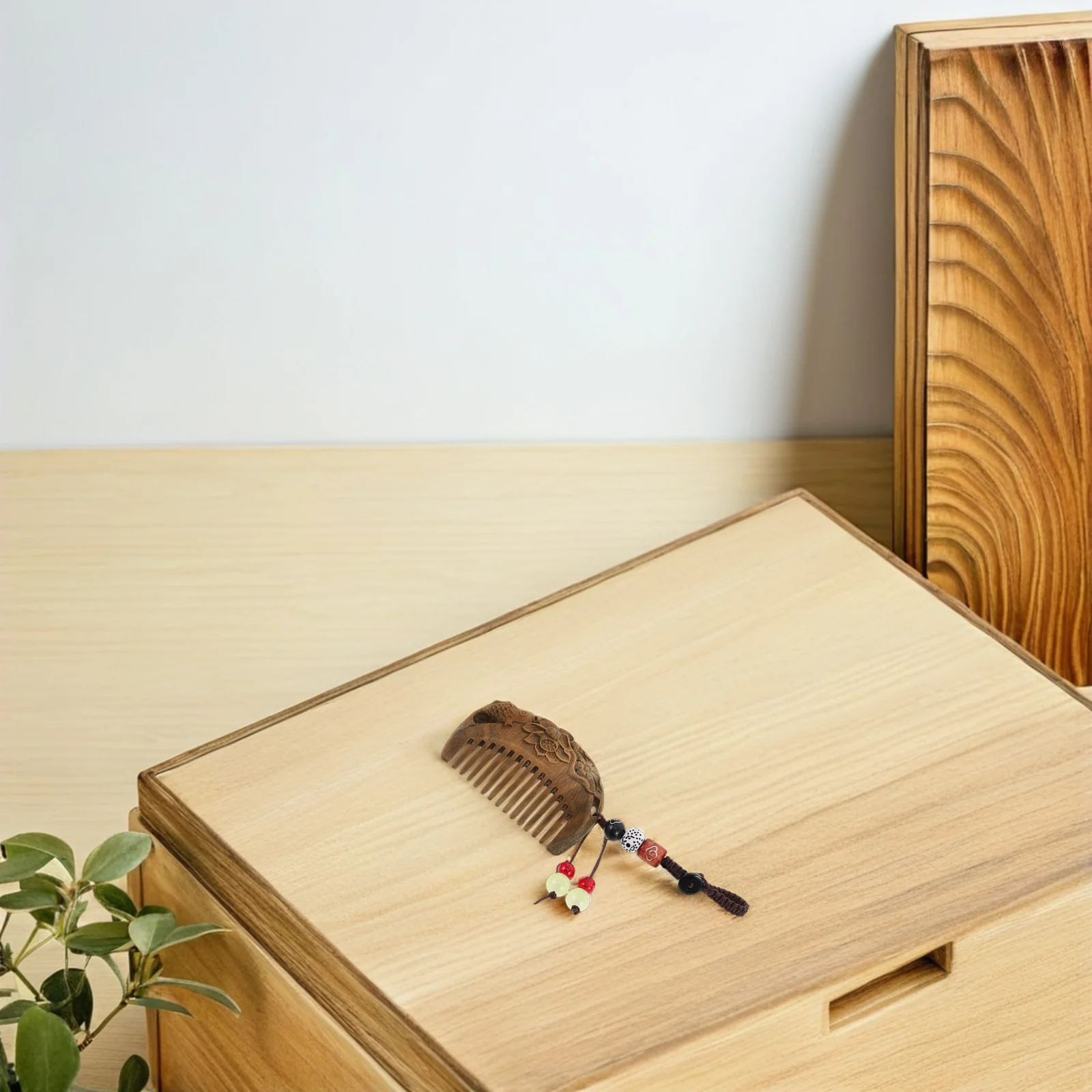 

Vintage Chinese Style Sandalwood Comb Mini Portable Pocket Size Carved Lotus Fish Pattern Travel Grooming Accessory Keychain