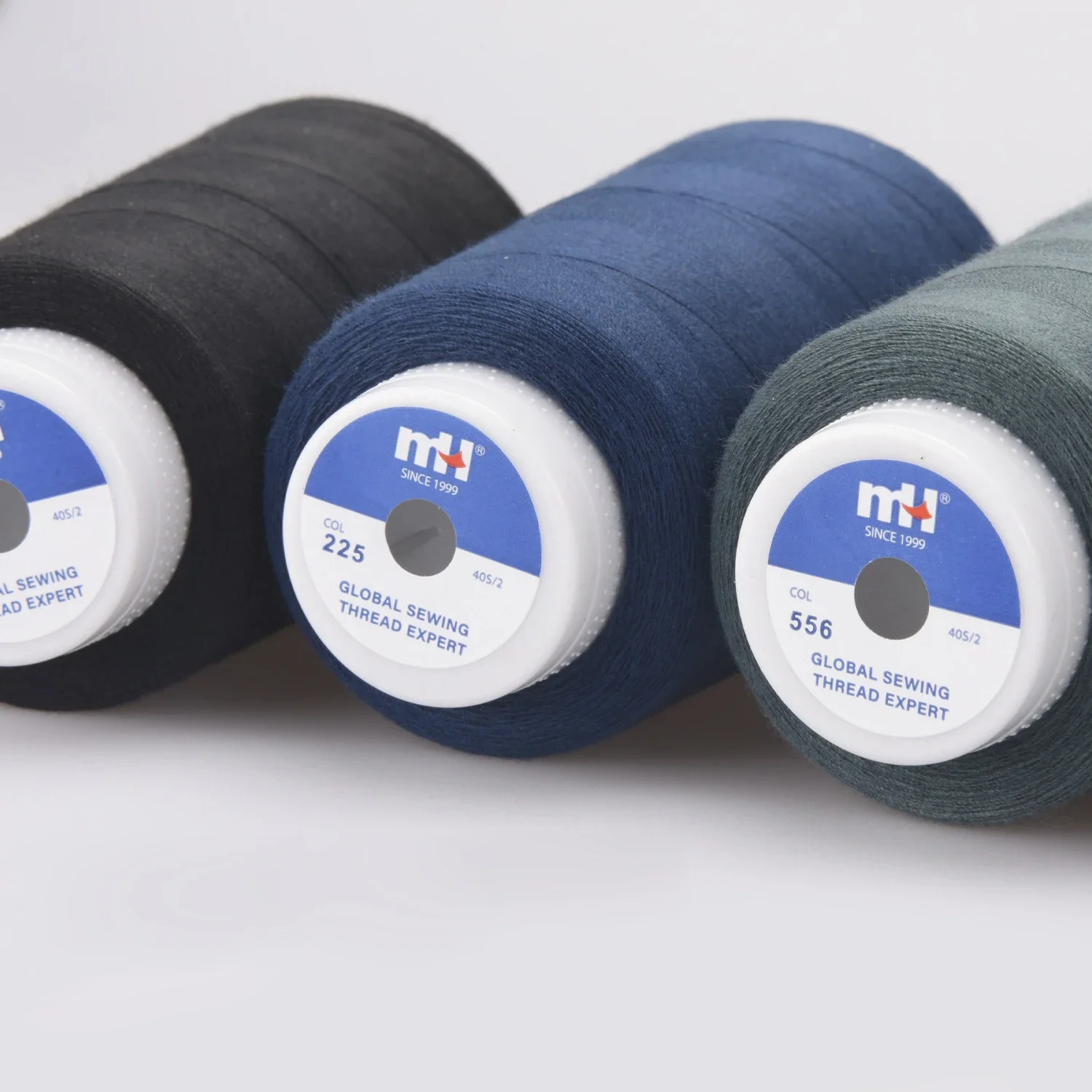 402 خيط خياطة 2100 ياردة كل بكرة بلون أبيض وأسود خيط خياطة للآلة وأدوات خياطة البوليستر المنزلية #3