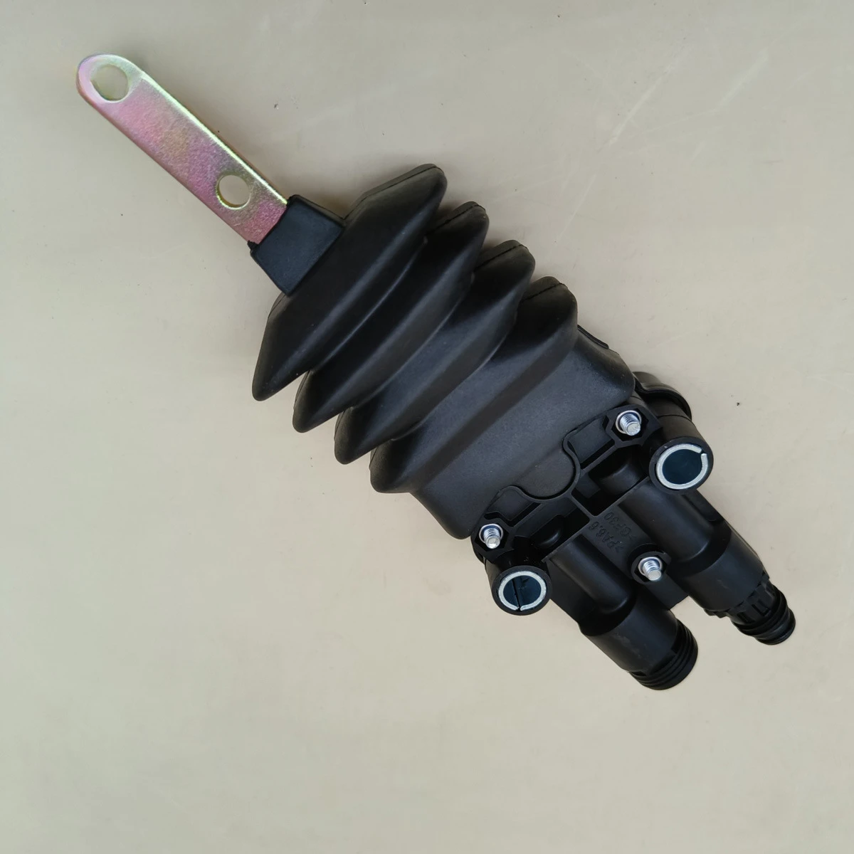 Per SCE 2454421   Valvola di livello della cabina posteriore 4640070320