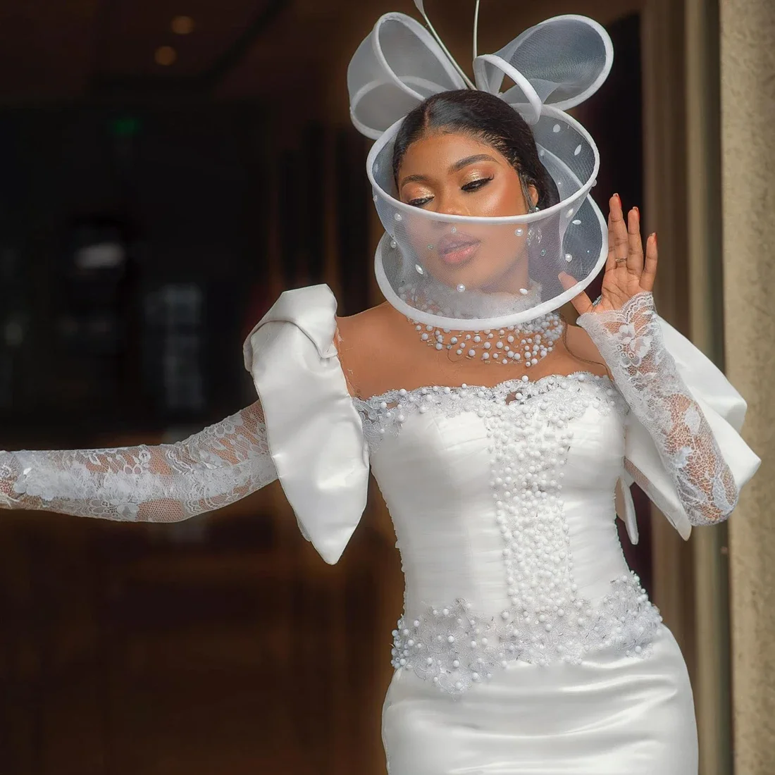 Maßgeschneidertes glitzerndes Perlen-Hochzeitskleid mit hohem Kragen für die Braut Robe De Mariée, Meerjungfrau-Spitze, volle Ärmel, Brautkleid