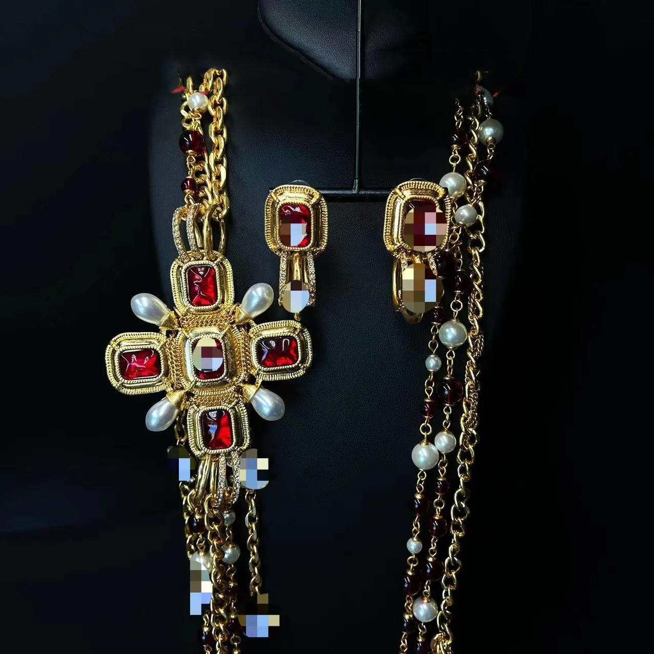 

Medieval jewelry set French small fragrance heavy industry light luxury retro necklace earrings