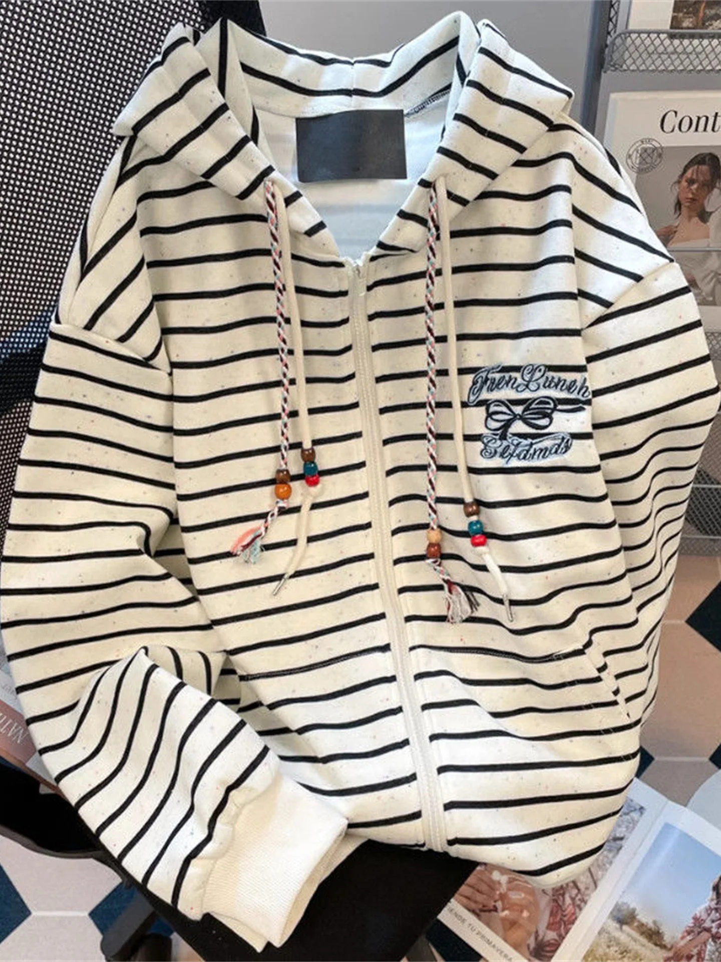 

Мужской осенний кардиган-свитшот в стиле ретро с вышивкой, в полоску, с капюшоном, свободного кроя, в гонконгском стиле, шикарная повседневная верхняя одежда