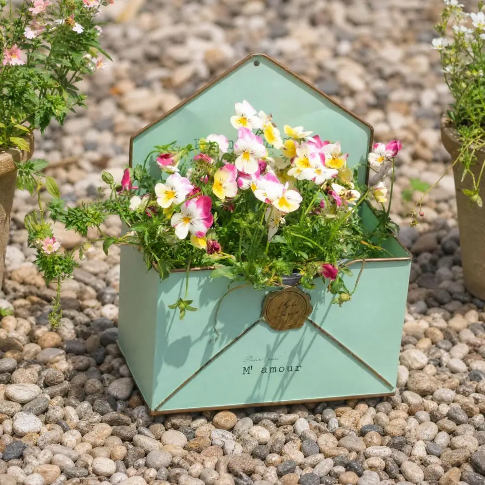 Wall Mounted Planter Indoor Outdoor Planter Vintage Envelope Planter Wall Mounted Metal Plant Pot with Drainage Hole for Indoor