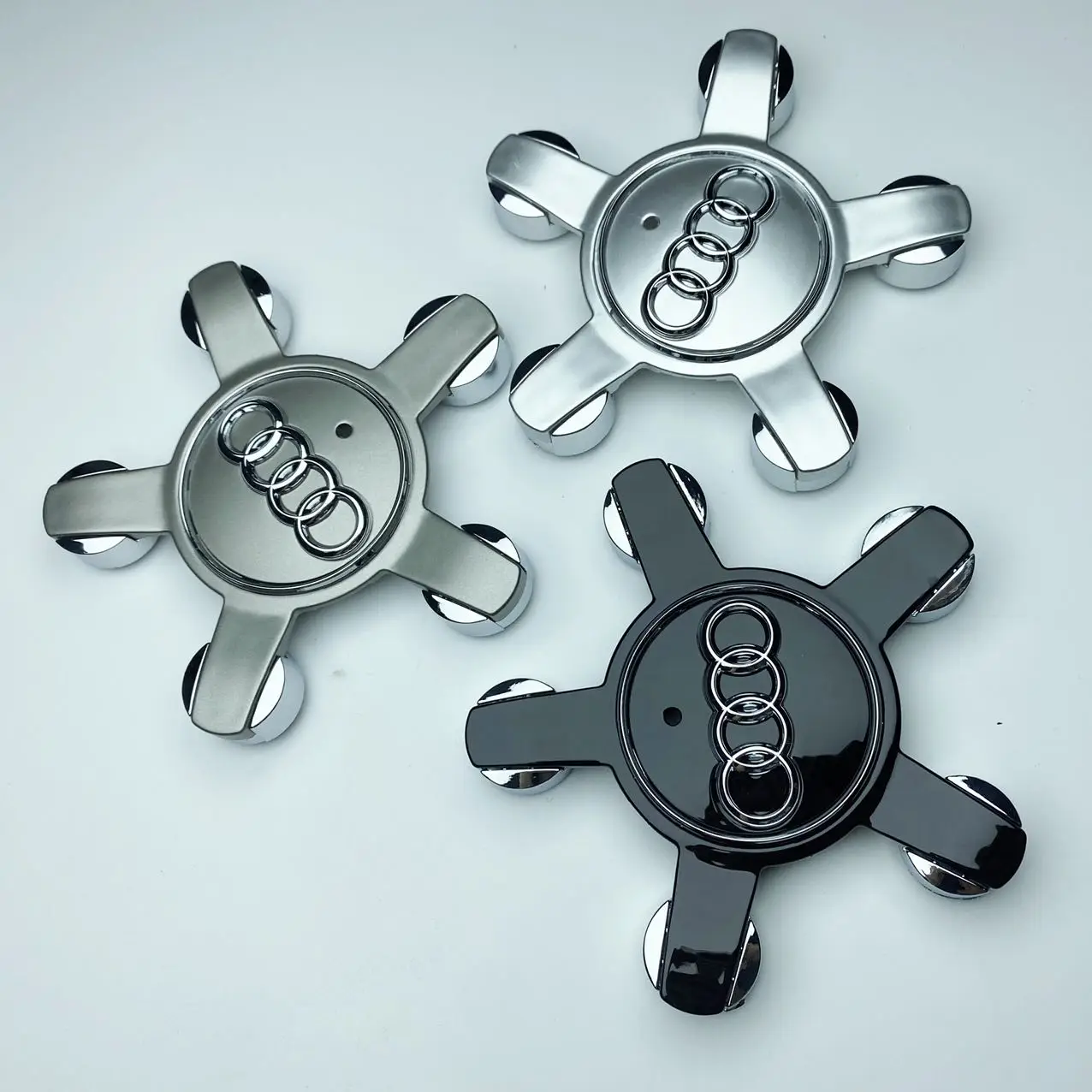 4PCS new Audi hub center cover A4L A6L A5 Q5 Q7 A3 Q3 tire center five-claw hub cover 4F0 601 165 N auto parts 8R0.601.165