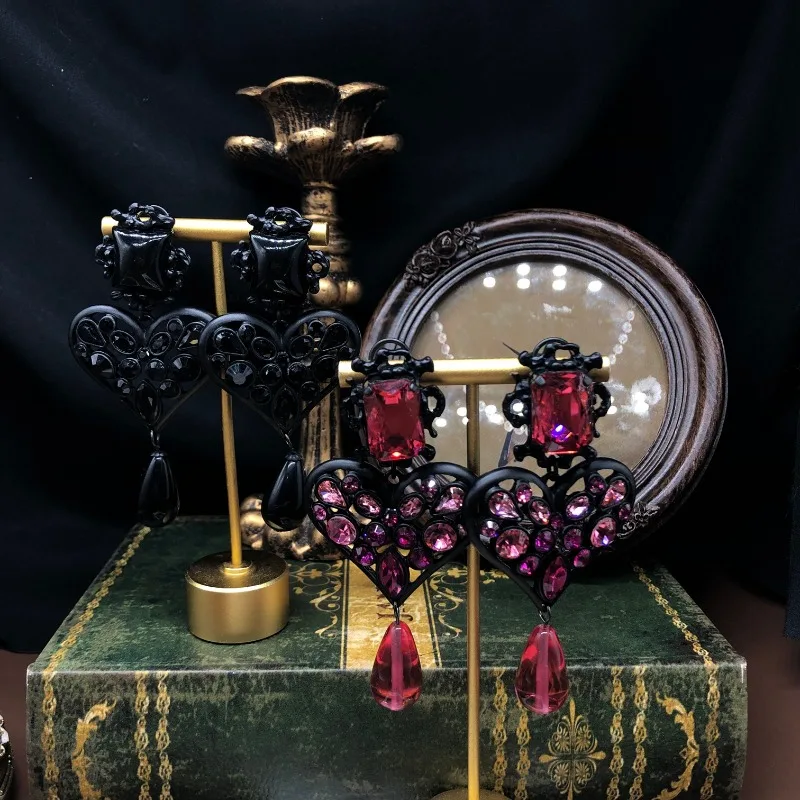 

Silver Needle Fashion Black Diamond Flower Round Earrings Exaggerated Wind Earrings Light Luxury Premium Earrings