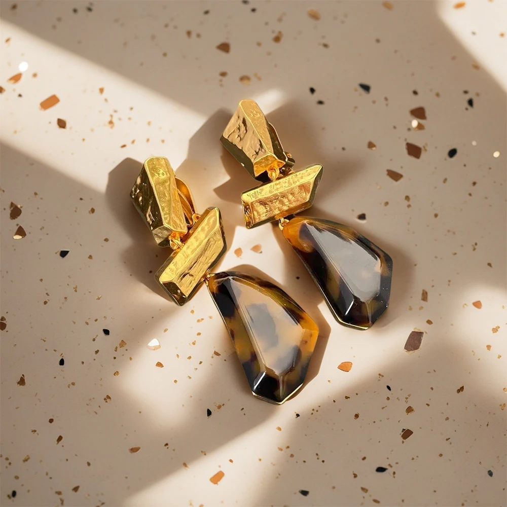 

Yuri Ailey Vintage Textured Gold Geometric Earring Tortoise Shell Irregular Resin Dangle Drop Ear Clip Women Fashion Jewelry