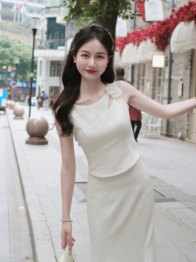 

Комплект из топа с вырезами и юбки: простой дизайн, женский модный ансамбль, размеры S-L