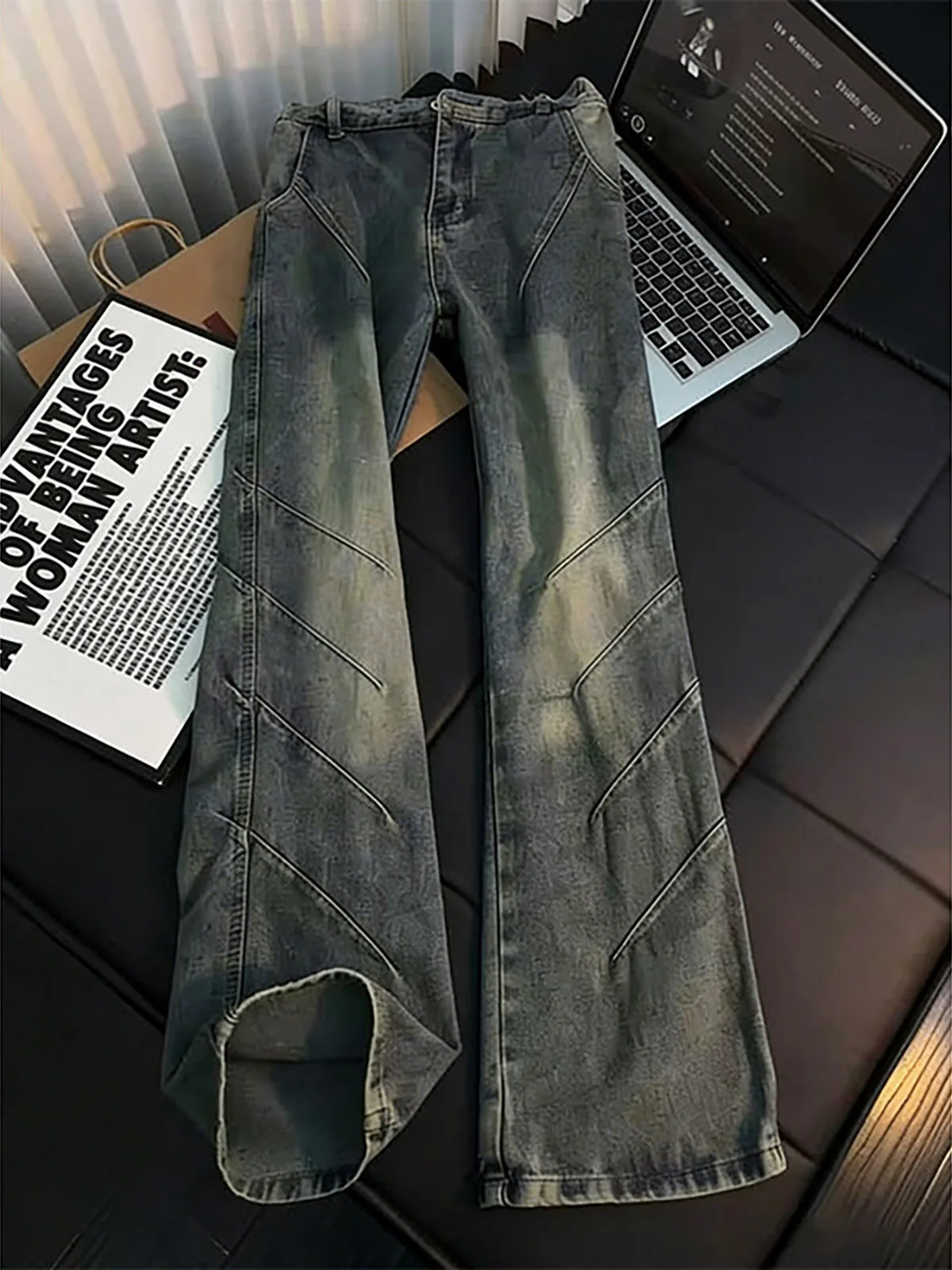 Calças Jeans Americanas Lavadas com Pregas e Perna Larga para Homens e Mulheres, Design de Listras Diagonais, Corte Slim Reto...