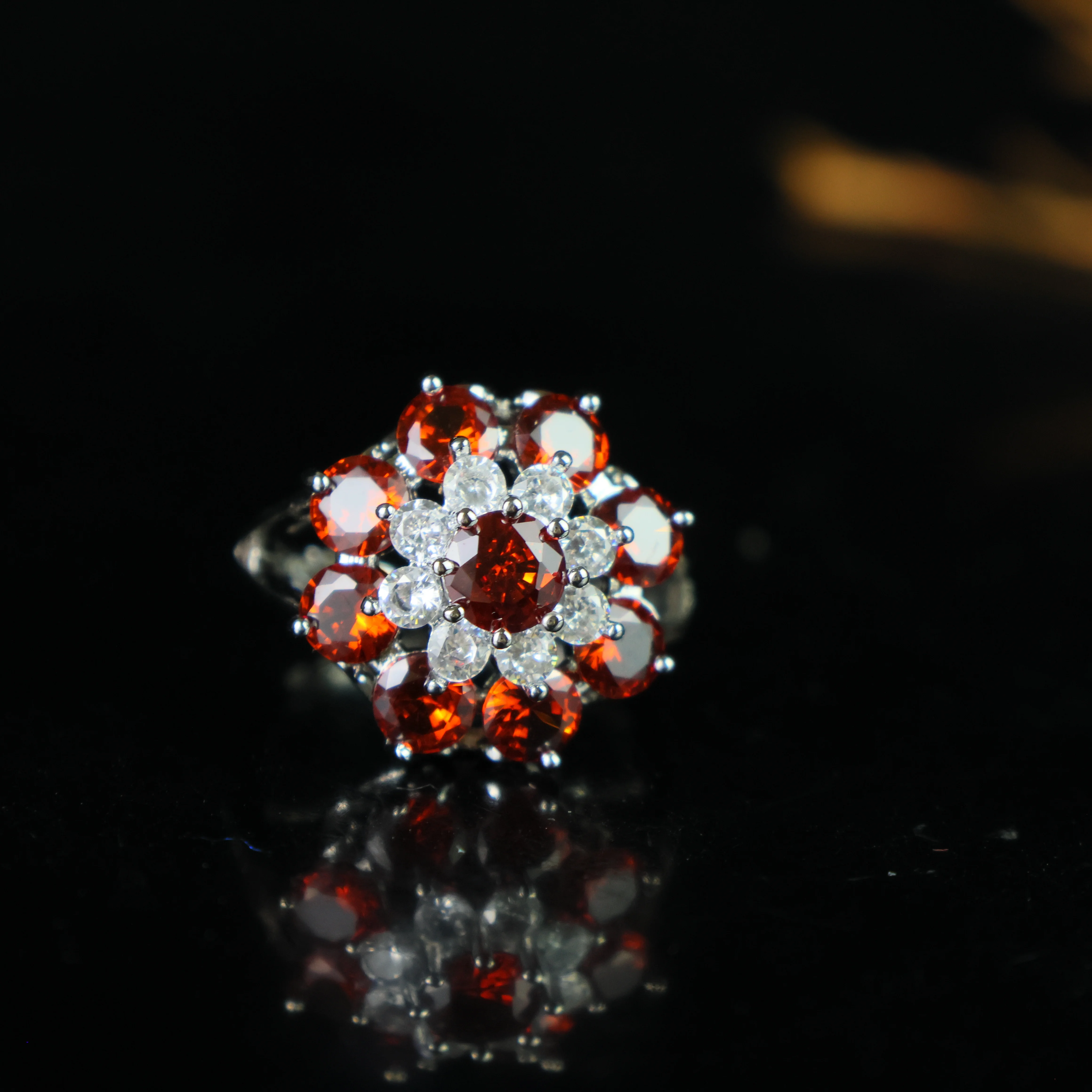 

3.50 Ct Radiant-Cut EF/VS1 Lab Grown Diamond Engagement Ring 14k Yellow Gold