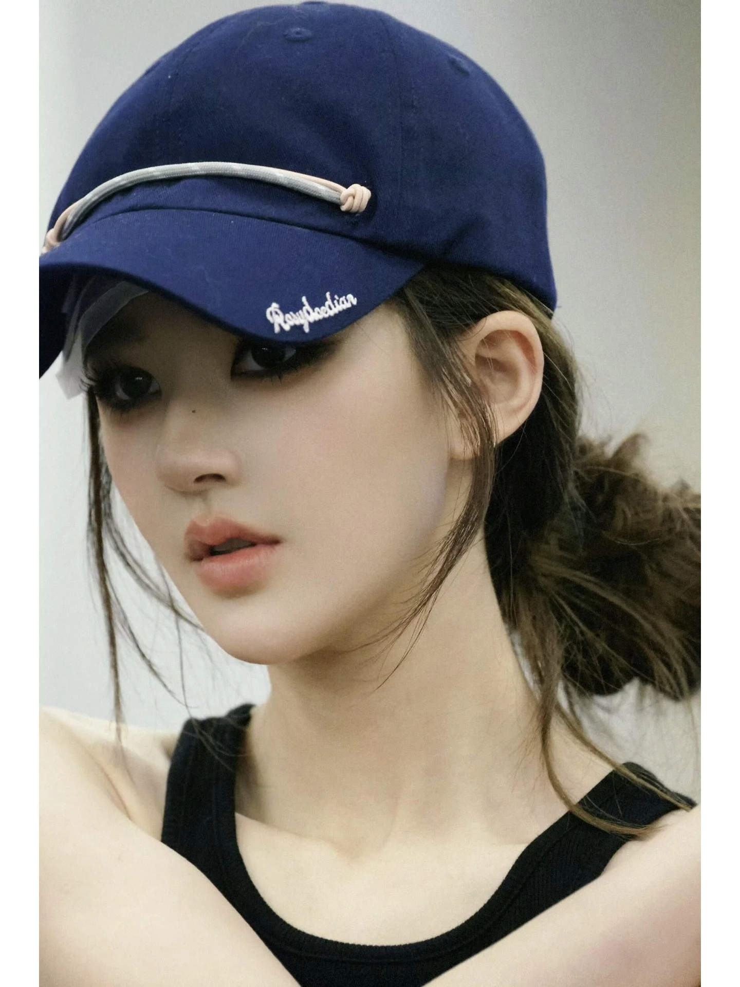women's-baseball-cap-embroidered-duckbill-hat-adjustable-sun-protection-small-face-effect-versatile-fashionable-peach-basket