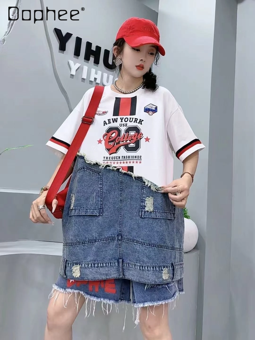 

Женская футболка в европейском стиле, летняя, из плотной ткани, с принтом-надписью, джинсовыми вставками, средней длины, женская одежда