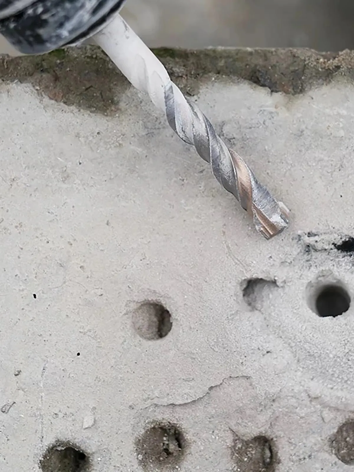 Verlängerter Kreuz-Elektrohammerbohrer 110-500mm SDS Plus für Durchbohrungen in Stahlbeton mit Hartlegierungs-Vierklingen-Schlagbohrer – Detail 7
