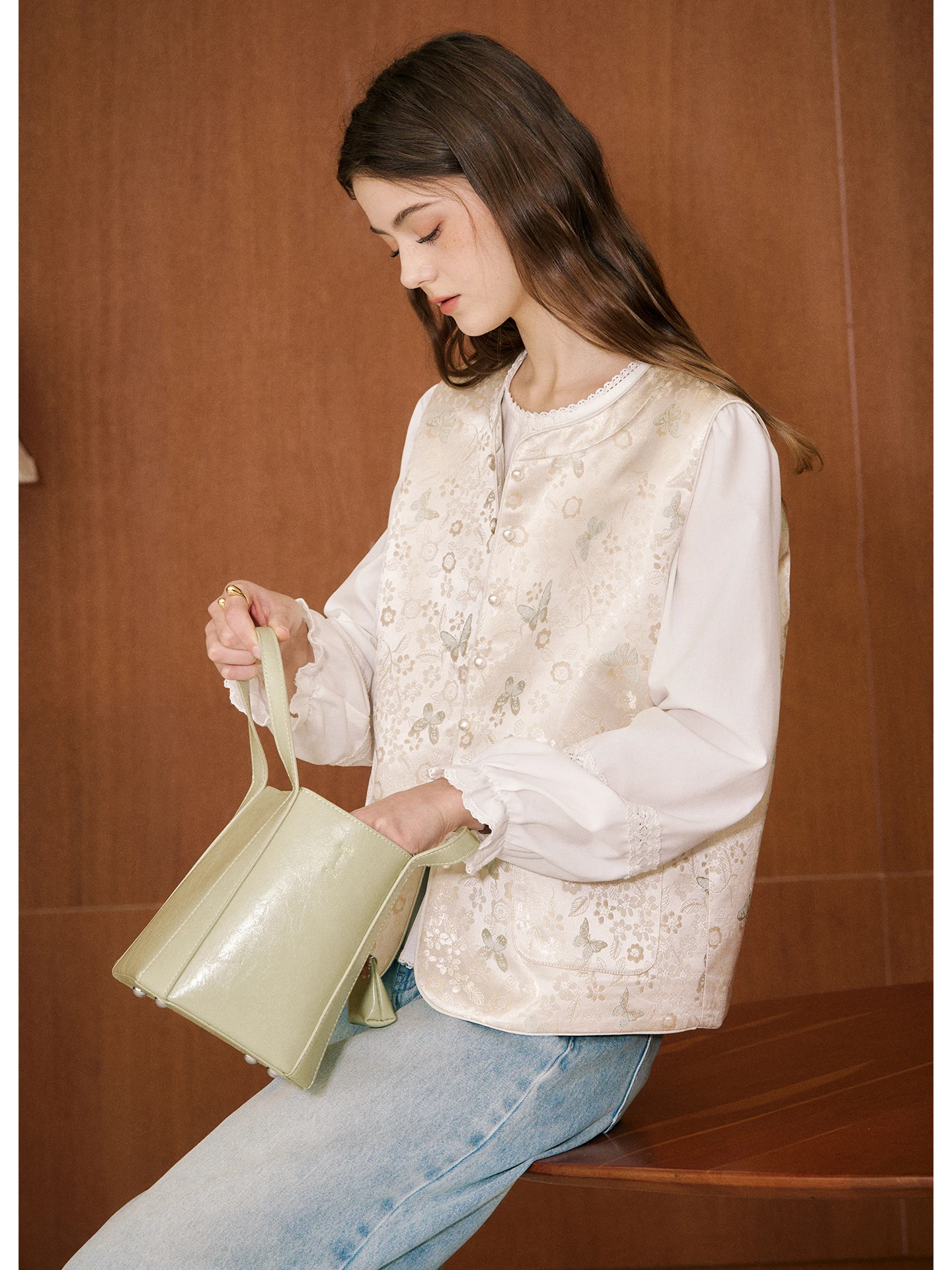 KuNMaVi Chinese Style Embroidered Jacket Women's 2026 Autumn New Eastern Atmosphere Layering Outerwear Standard Fit Polyester...