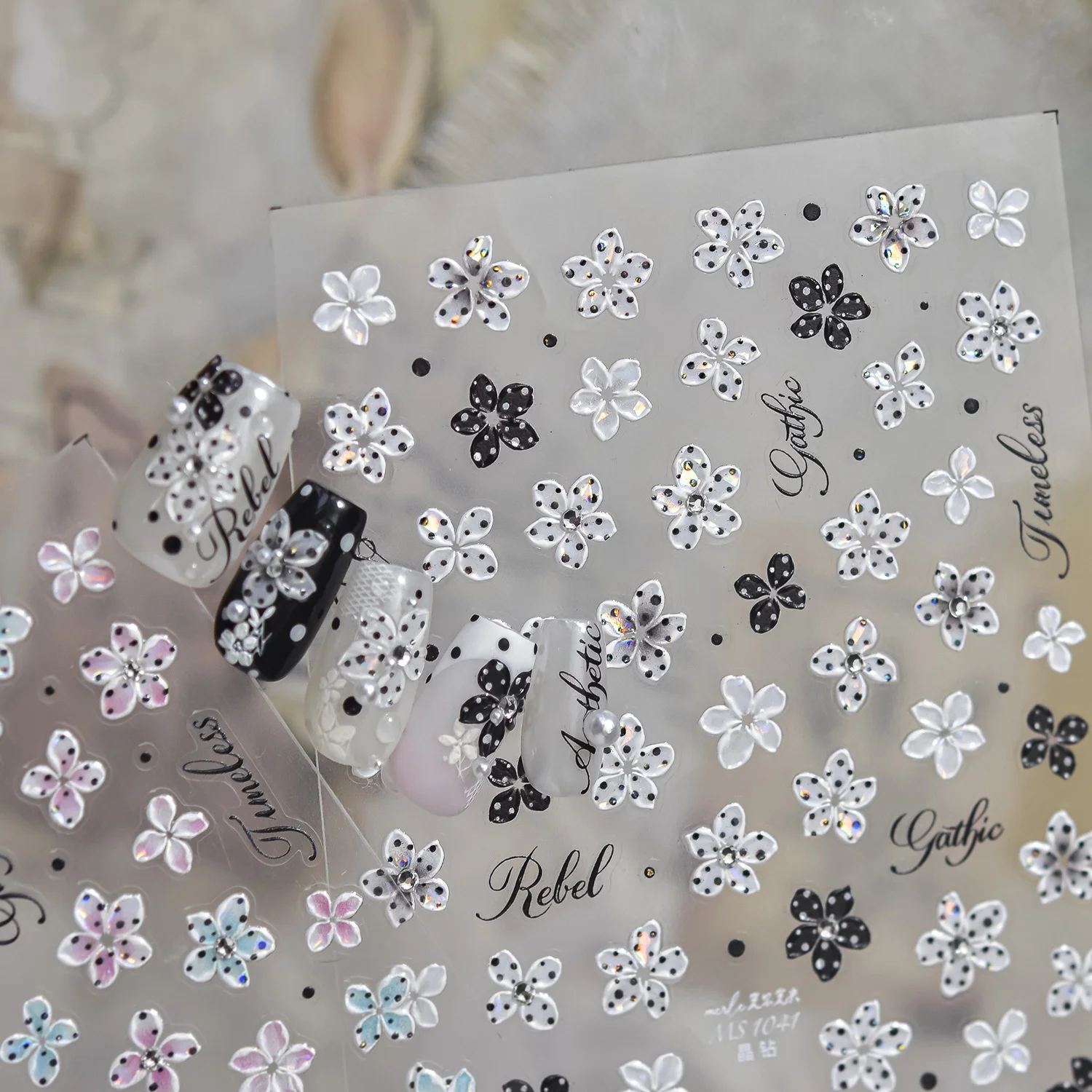 Silberne Punkt-Lilienblüten 5D Nagelkunst-Aufkleber Gepunktete Lilienblütenblätter Herz-Kette Doppelte Schleife Metall-Silber-Abziehbilder Selbstklebende Maniküre