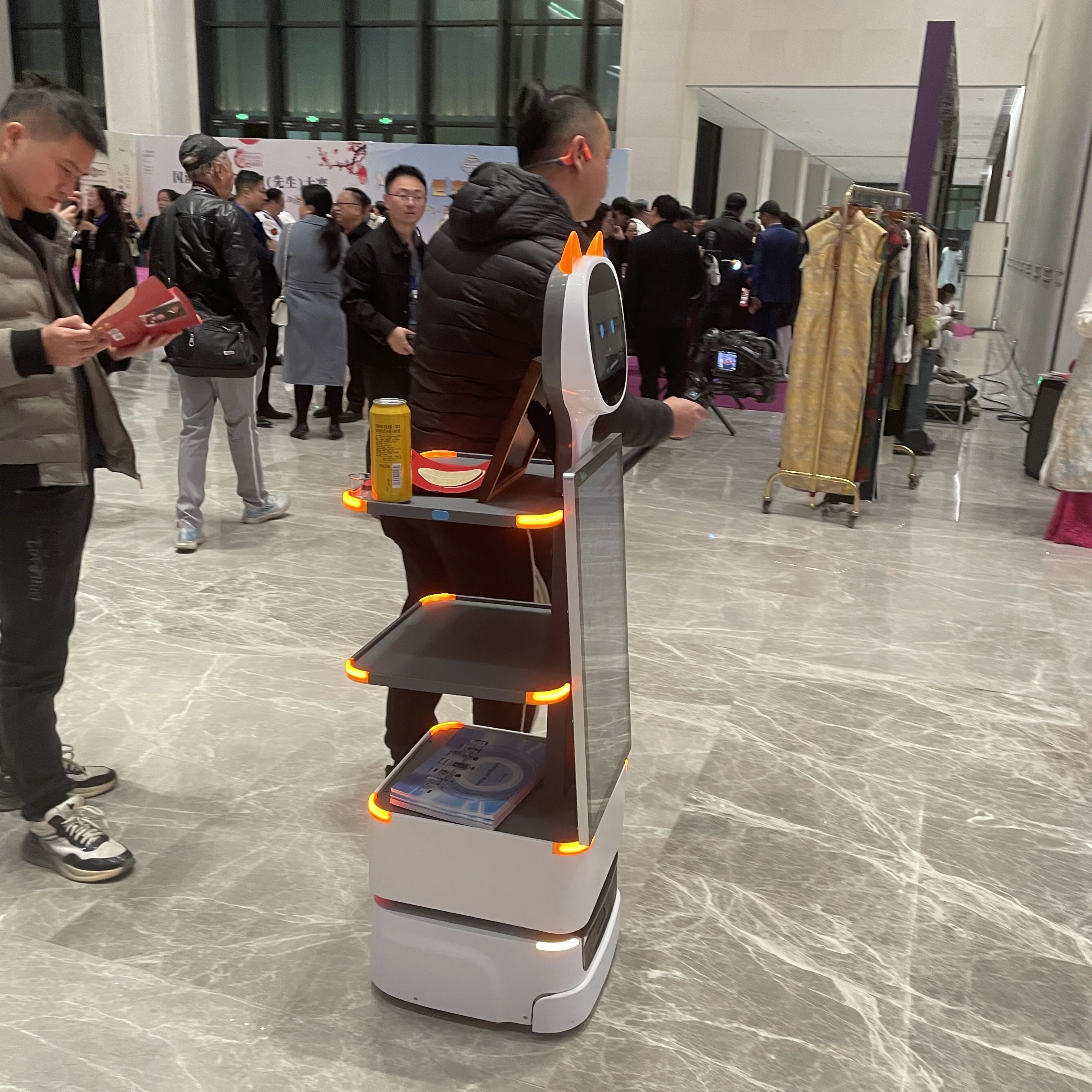 AI Shopper Guide Smart Cart Robot Maßgeschneiderte Coupon Pop-Ups für Supermärkte Hema Supermarktroboter