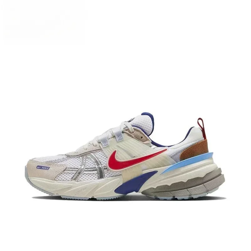 

Nike V2K Run Metallic Silver Gym Red University Blue Мужчины Женщины Кроссовки Унисекс Повседневные Спортивные Кроссовки HF5724-061