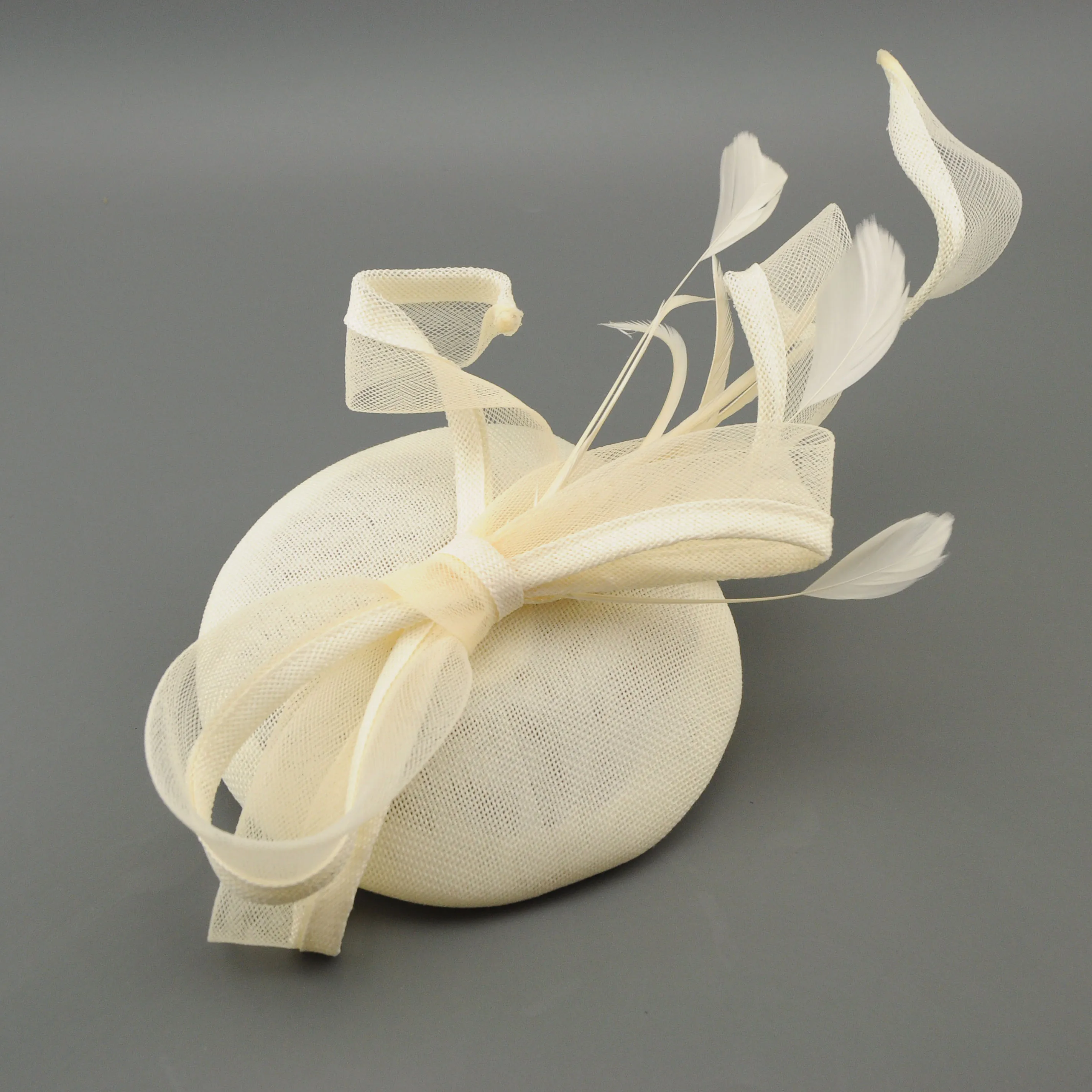chapeu-fascinator-feminino-elegante-para-casamento-igreja-festa-cha-da-tarde-adorno-de-cabeca-com-laco-e-flor