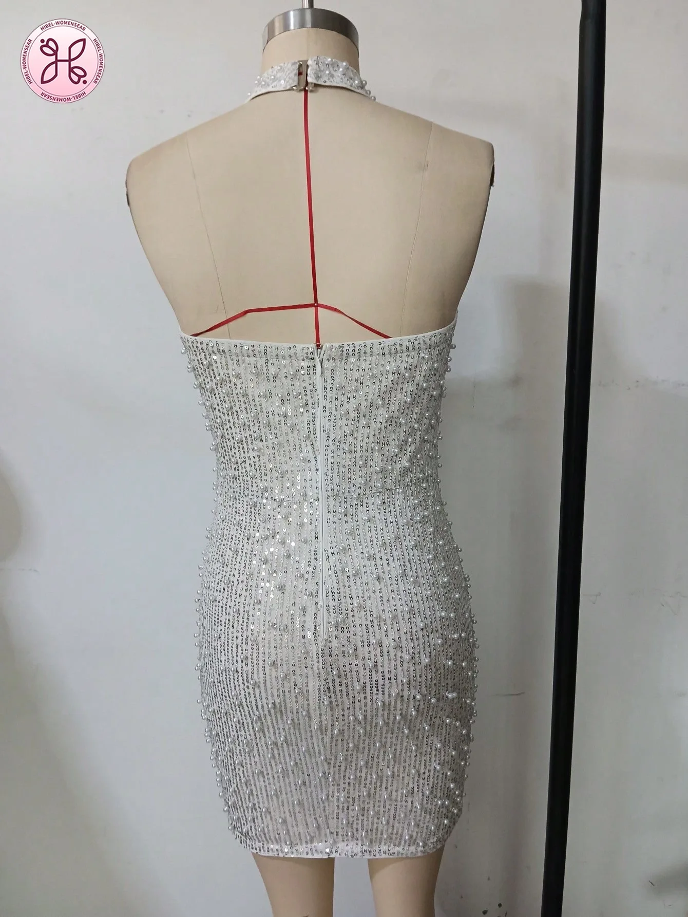 2025 Vestido elegante de renda de cor sólida |   Vestido bodycon sexy com recorte no peito |   Roupa formal de noite para banquetes femininos