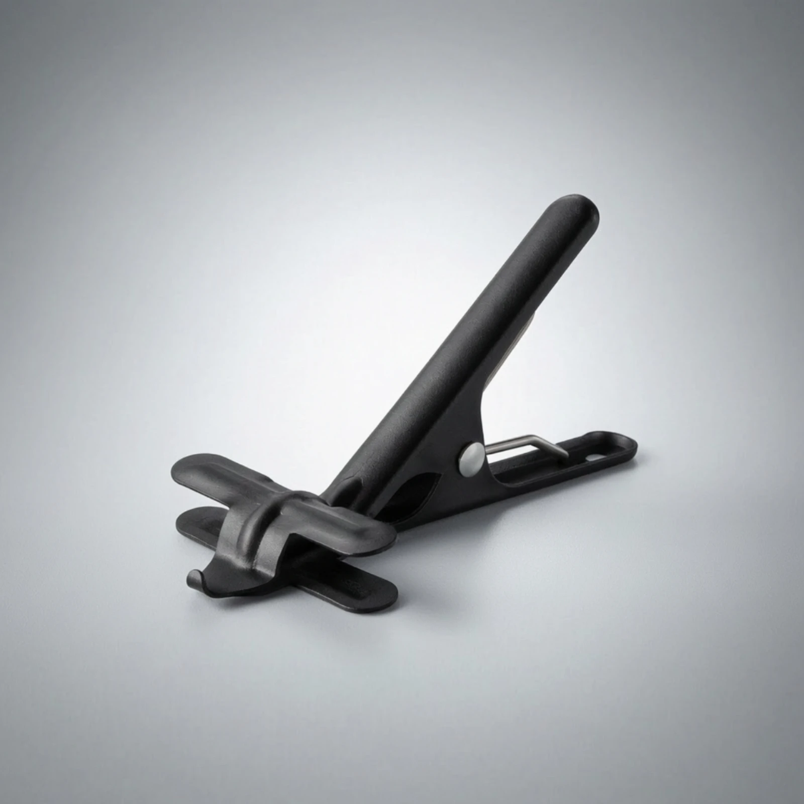 Mini Photography Utility Clamp Black Finish Spring Clamp with Hook Small Spring Clamps Strong Backdrop Clips Multi-Functional