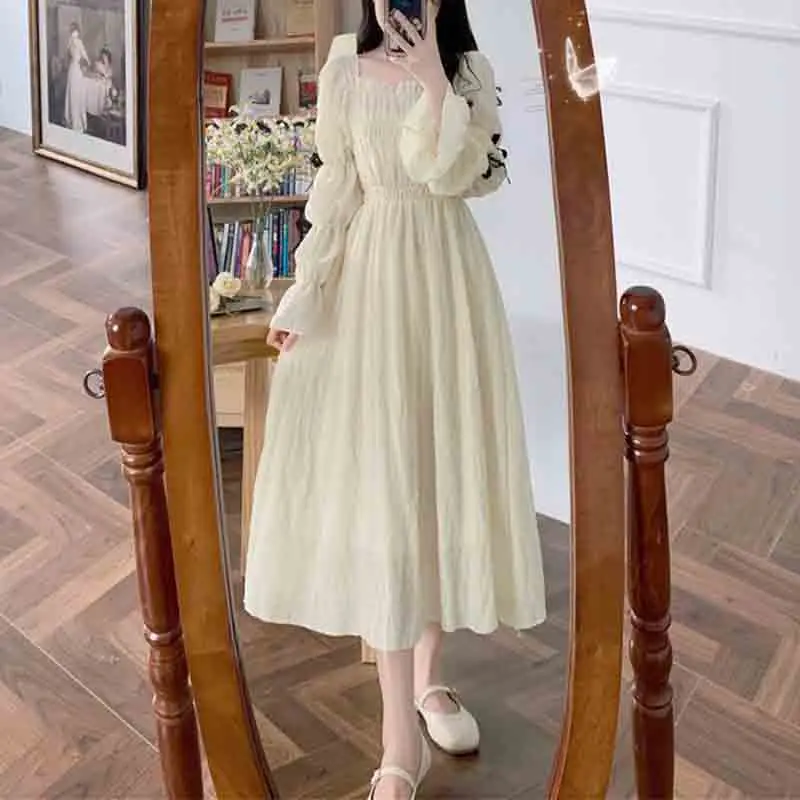 

French Gentle Vintage Palace Style Princess Dress Solid Square Neck Elegant Folds Patchwork Flare Long Sleeved A-line Dresses