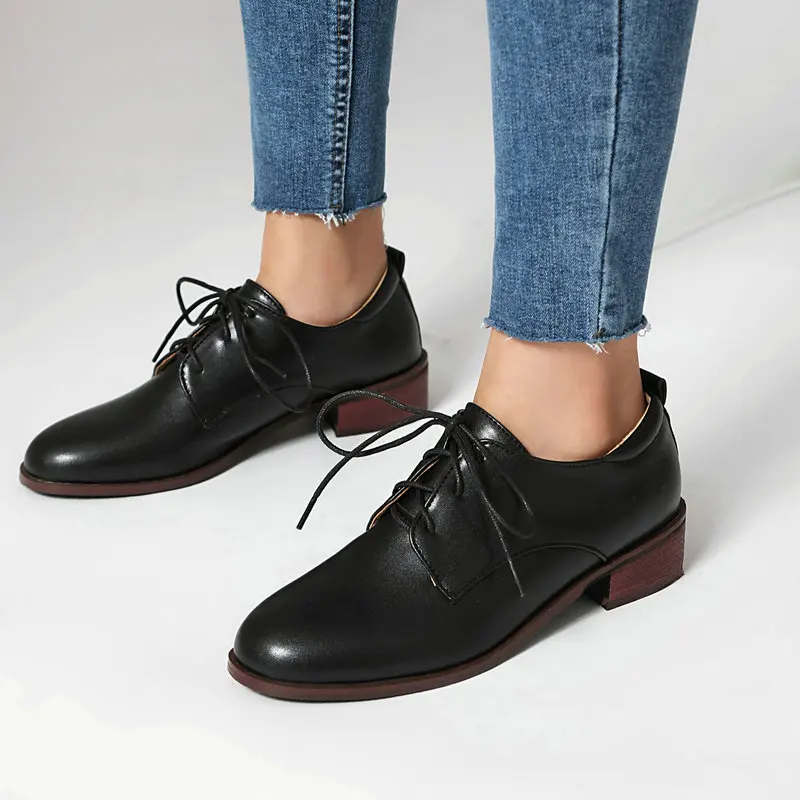 

Туфли в стиле ретро из мягкой искусственной кожи, однотонные, белые, бежевые, черные, на шнуровке, женские туфли-оксфорды на низком каблуке, большой размер 42, 43