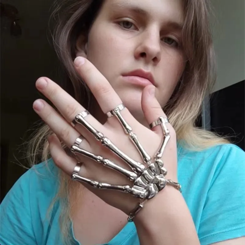 2pcs Punk Metal Skeleton Bracelet Gothic Mechanical Bone Finger Ring Unisex Skeleton Hand Bone Finger Claw Halloween Accessories
