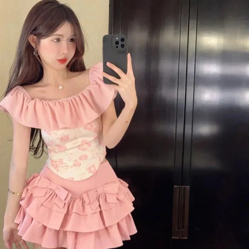 

Sweet Spicy Girl Slash Neck Ruffle Edge Top Cake Skirt Two Piece Set Women Fashion Bow Splice Print Dance Slim Sleeveless Suit