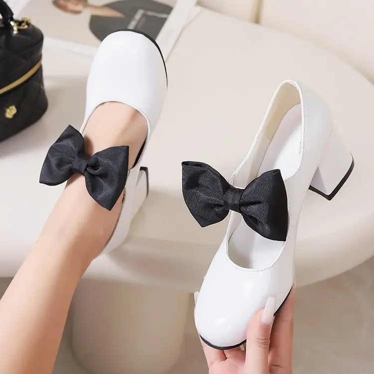 Women\'s Black Patent Leather Pump Bows Decorate Chunky Heels for Party Designer Heels Brand Spring Sandalias Shoes 2024