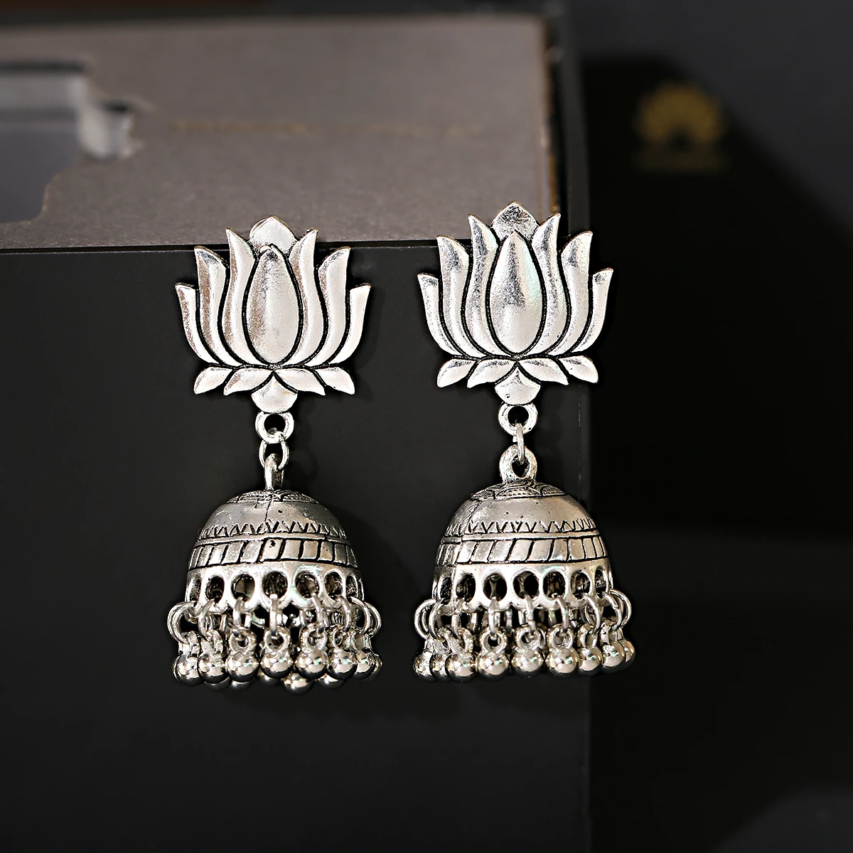 Ethnic Indian Lotus Flower Jhumka Earrings Women Vintage Silver Plated Carved Flowers Tassel Drop Earrings Fashion Party Jewelry