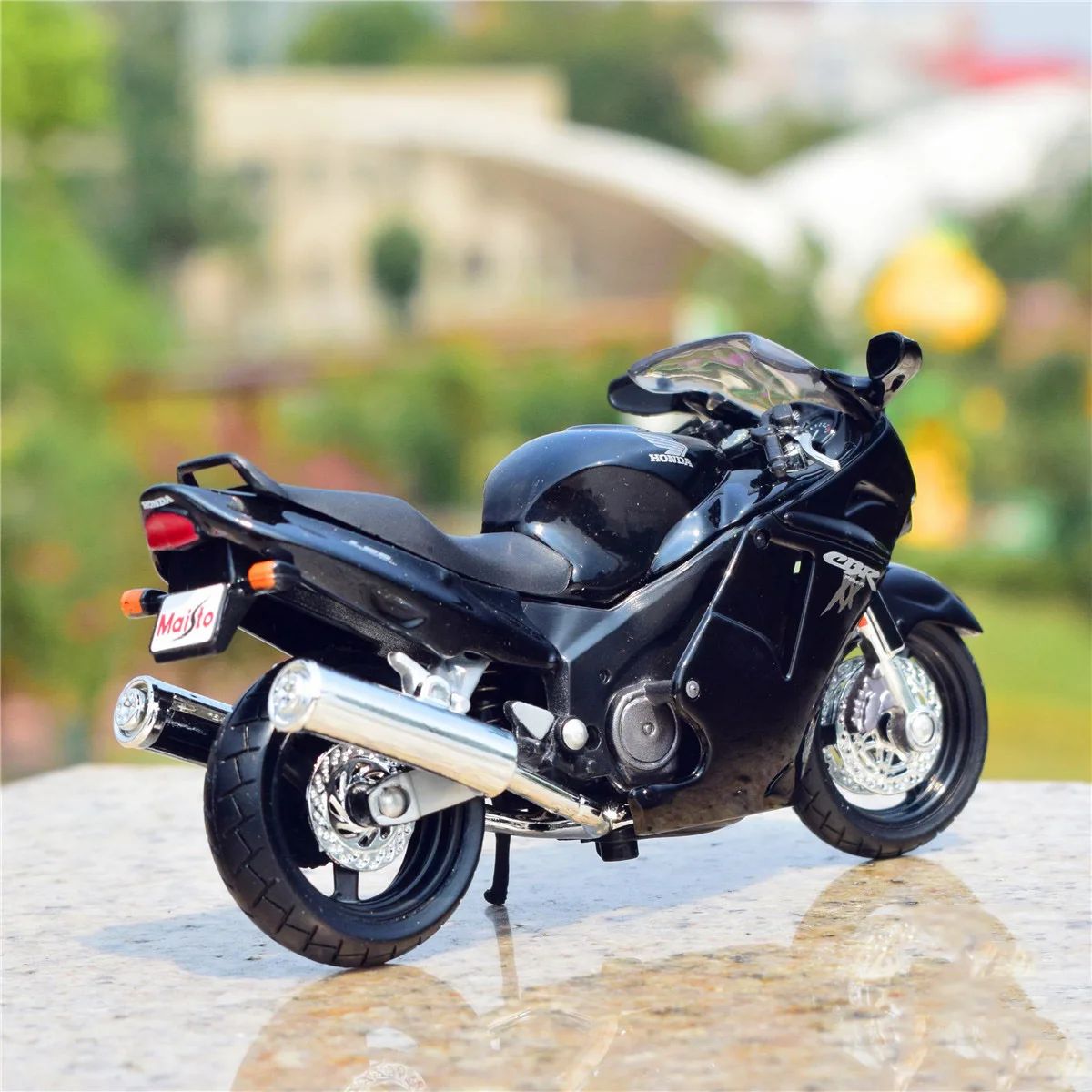 Maisto 1:18 HONDA CBR1100XX Alloy Racing Motorcycle Model Simulation Diecast Metal Street Sports Motorcycle Model Childrens Gift