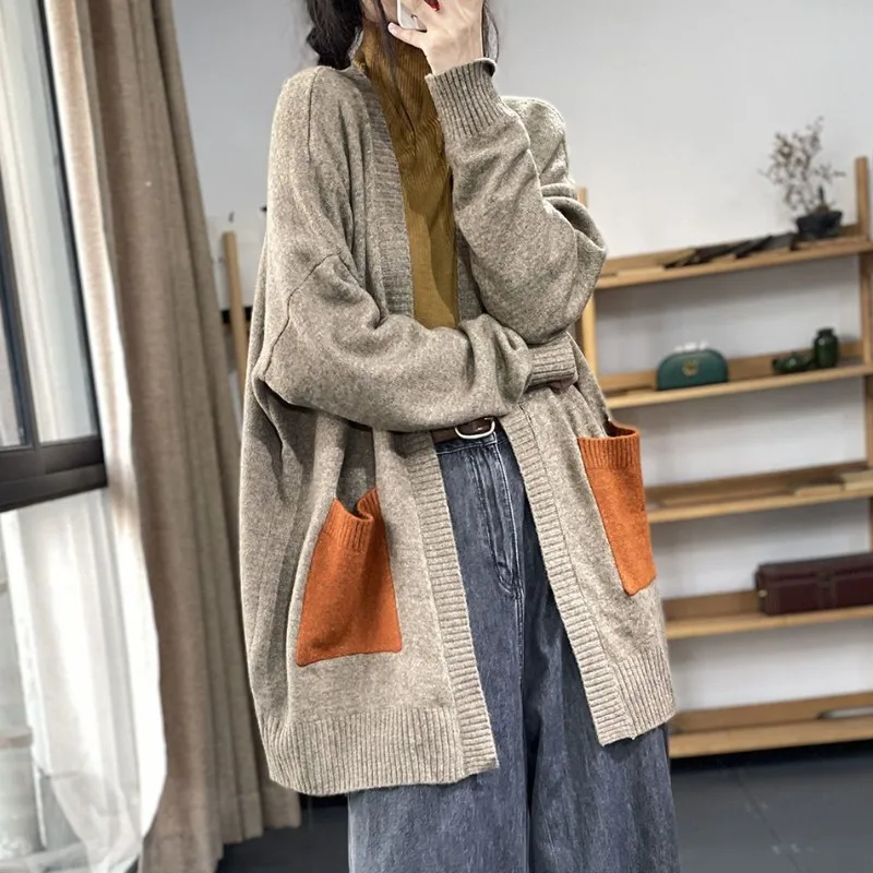 

Women's Vintage Distressed Contrast Pocket Loose Cardigan Sweater Coat Autumn Winter New Arrival