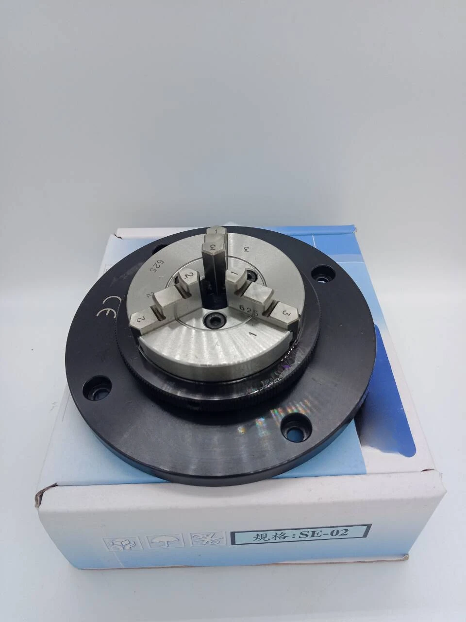 

SE-02 chuck, ultra-precision three-jaw chuck, manual three-jaw chuck