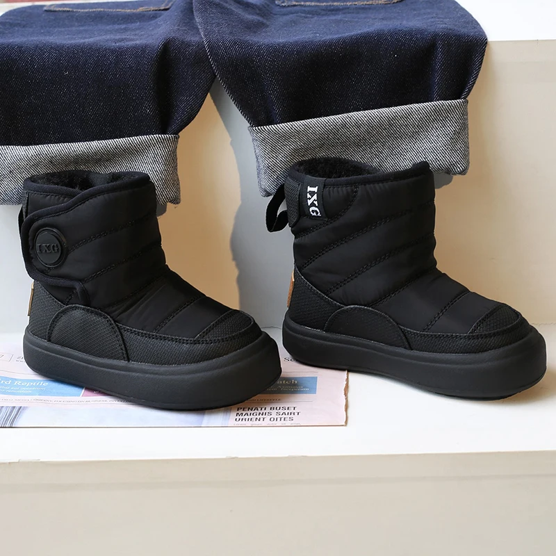 Plus Velvet Padded Girls' Snow Shoes Children's Snow Boots New Winter Shoes Boys' Big Cotton Shoes Waterproof Boots.