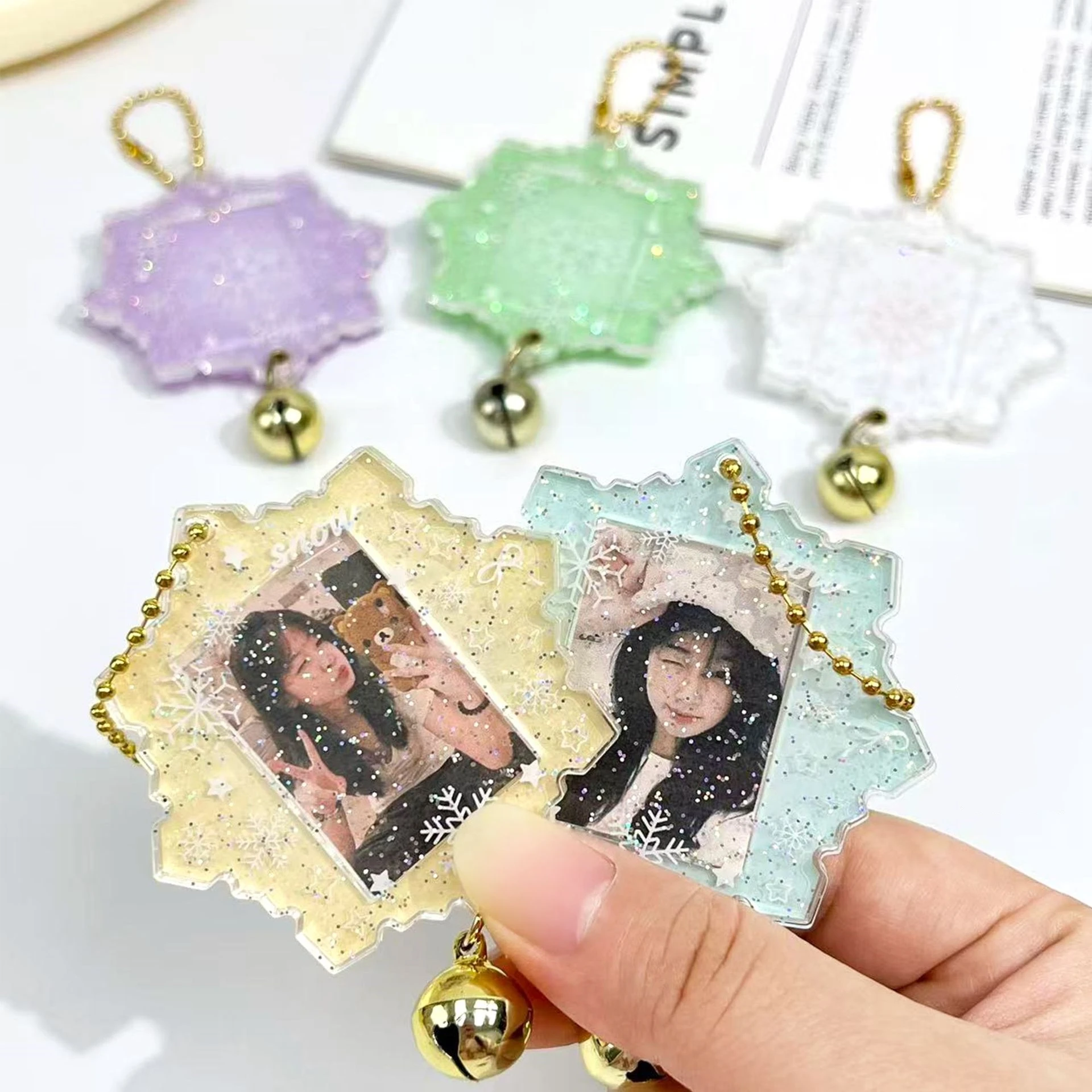 Snowflake Shape 1-Inch Photo Frame Keychain Acrylic Idol Photo Card Holder Bag Hanging Pendant For Backpack Purse Holidays